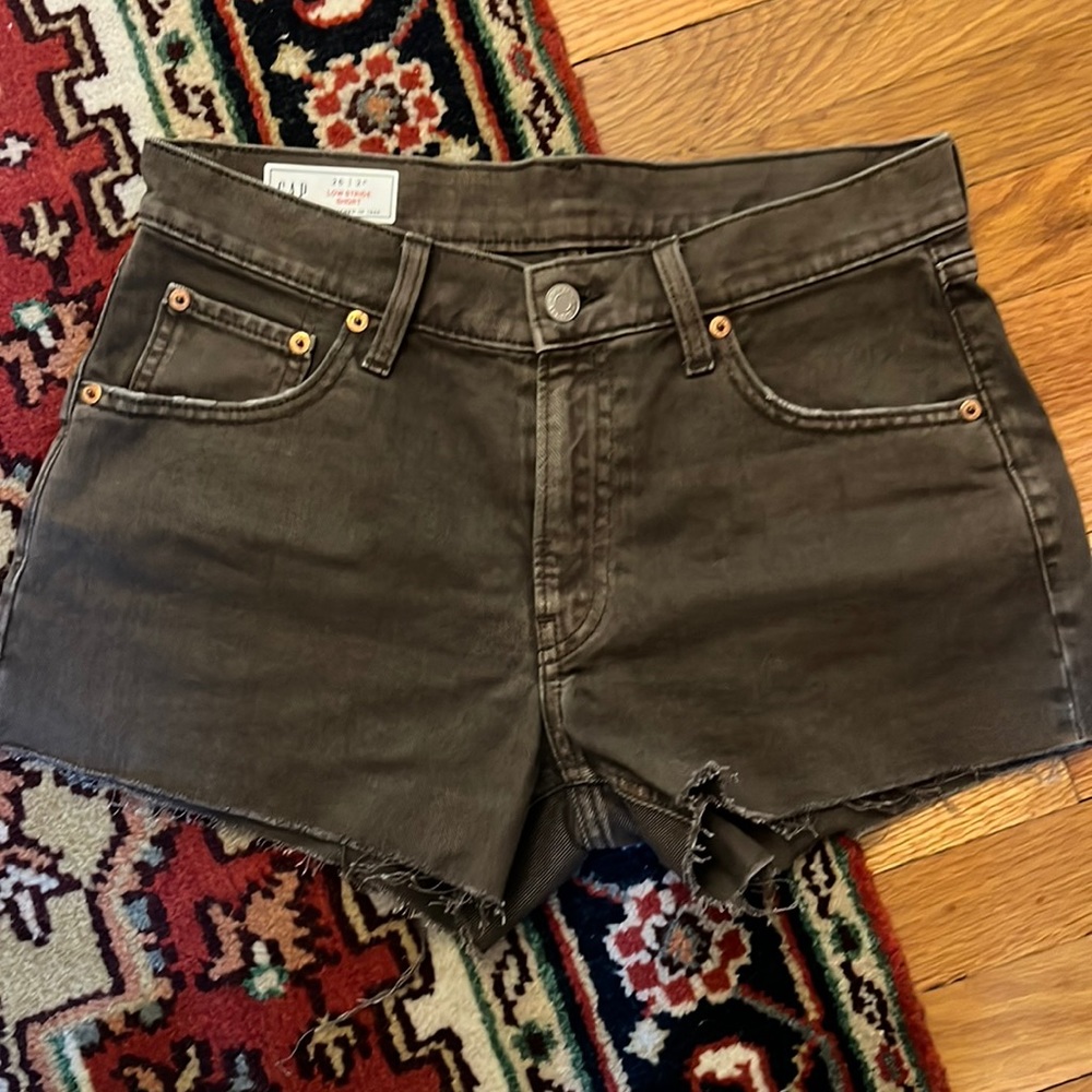 NWOT | Gap |Low stride short | Brown